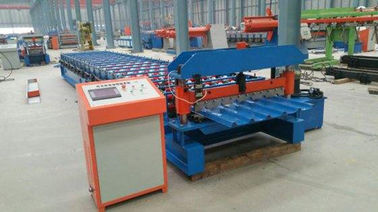 Chiny Pełna automatyczna maszyna do formowania blachy dachowej Maszyna do walcowania na zimno Maszyna do formowania walcowego o podwójnej barwie dostawca